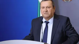 Министър Адемов: Получихме над 45 200 заявления за помощта от 20 евро за гориво