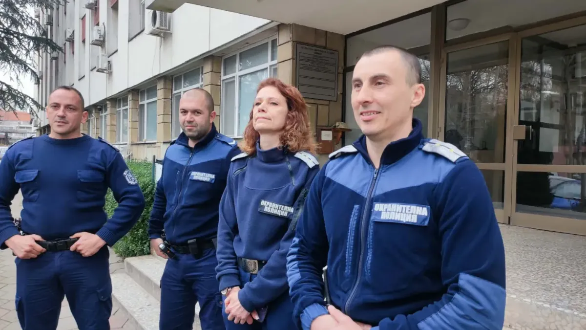 Полицаите, спасили момченце от балкон в Ямбол, с първи думи за рискованата акция
