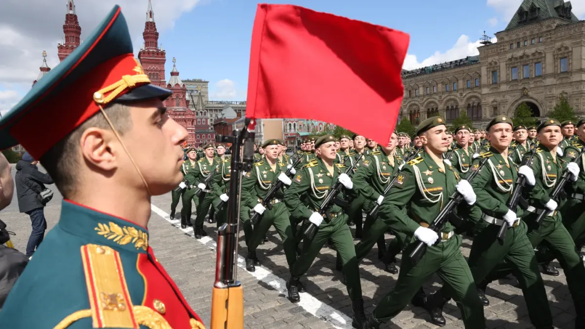 Руски губернатор задължи фирми да посочват служители за армията