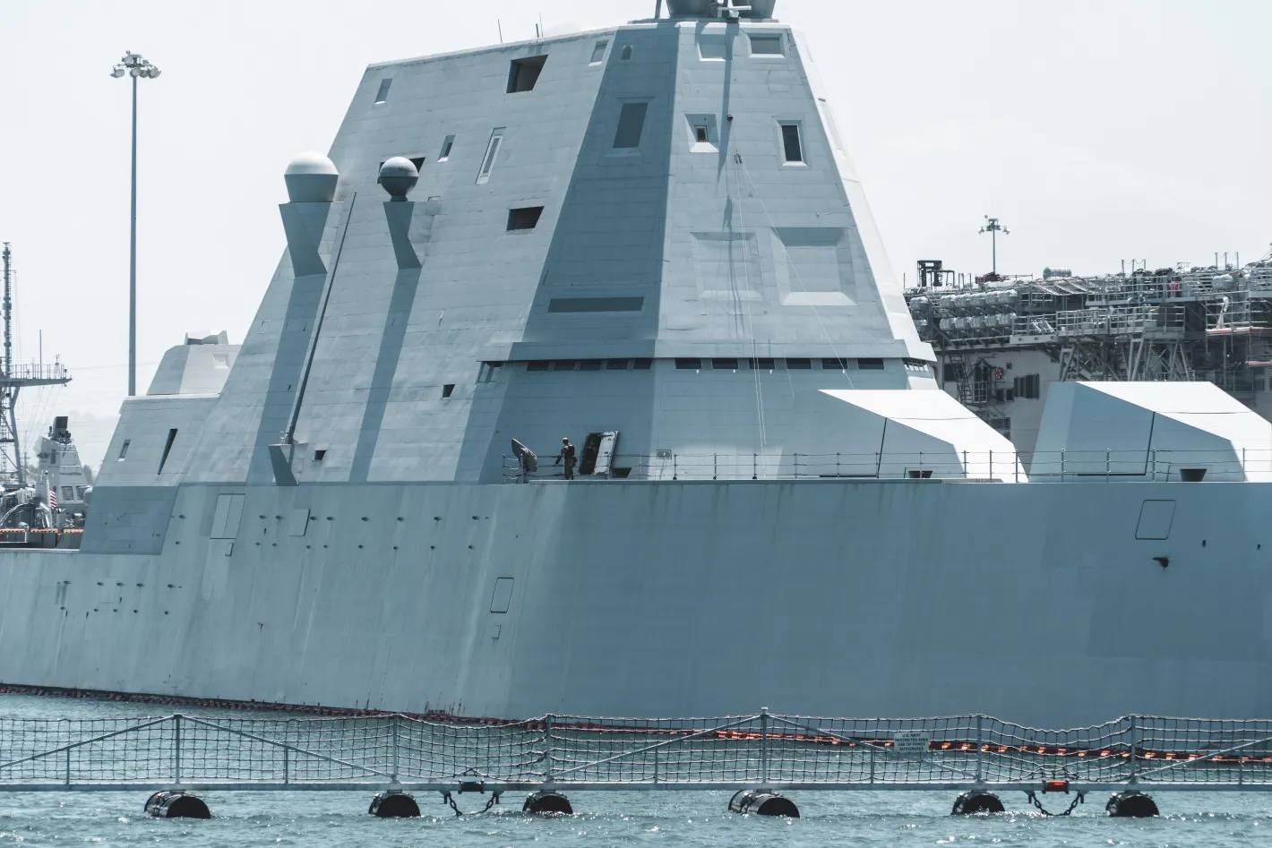 Кораб за 9,5 милиарда долара: САЩ превръщат легендарния Zumwalt в хиперзвуков звяр