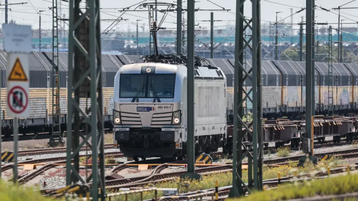 Нападател в Сиатъл опита да бутне мъж пред влак на метрото Кадри