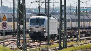 Нападател в Сиатъл опита да бутне мъж пред влак на метрото Кадри