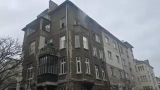 Голям пожар с тежко пострадал в центъра на София, евакуират живущите
