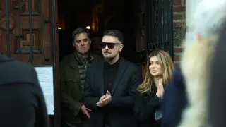 Графа с първи думи след смъртта на баща си
