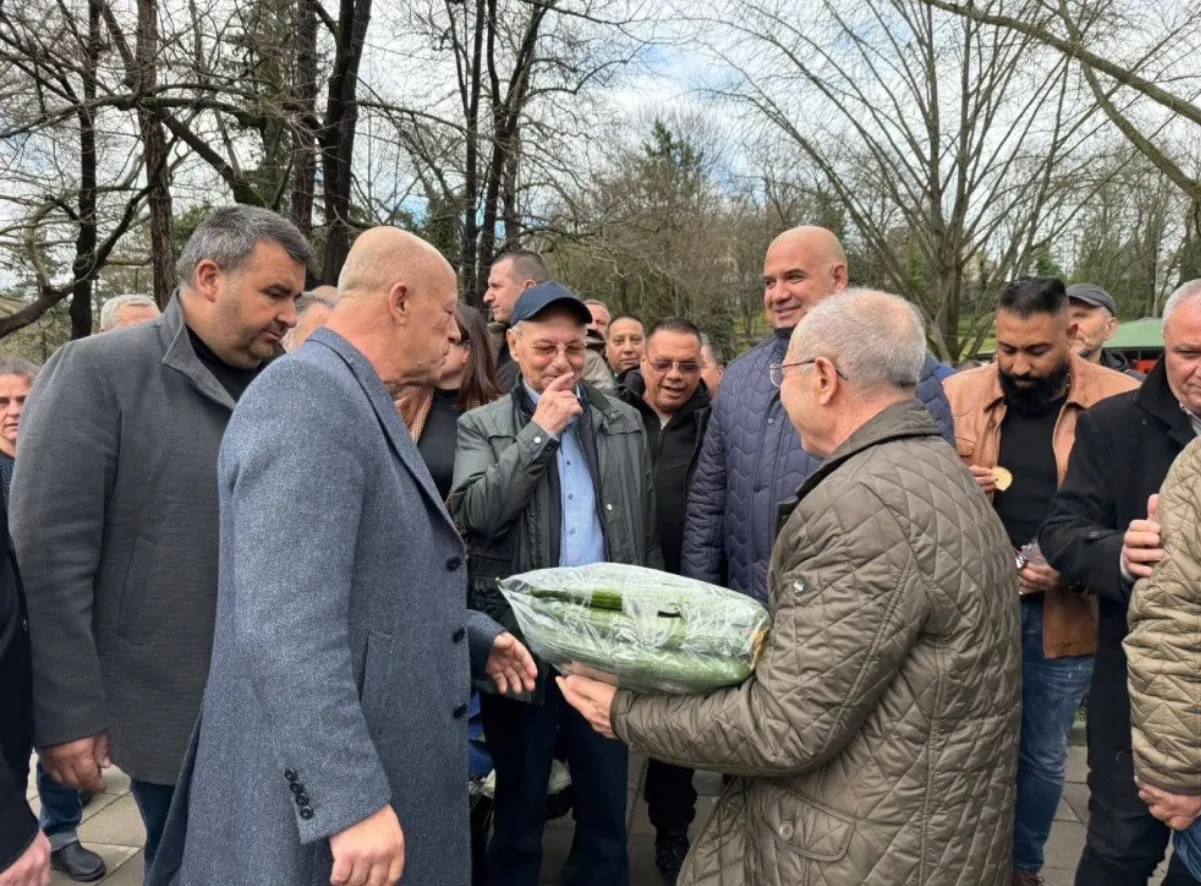 Сигнали за организирано присъствие на политическо събитие в Кърджалийско