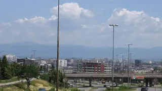 Опасна ситуация в София: Кола в насрещното на бул. „България“