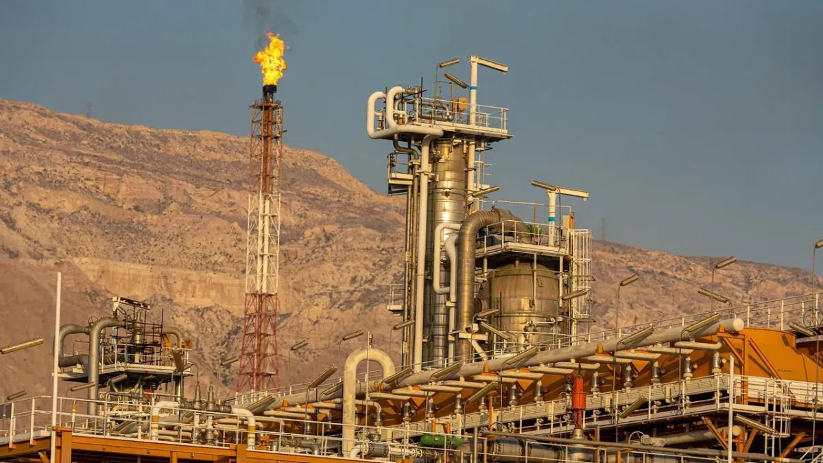 Нападение по най-голямото нефтохимическо съоръжение на Иран от Израел