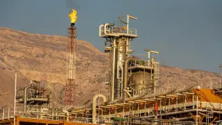 Нападение по най-голямото нефтохимическо съоръжение на Иран от Израел