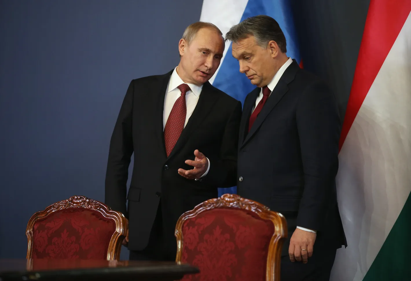 Bloomberg има стенограма от разговор между Орбан и Путин, говорят за "унгарската мишка и руският лъв"