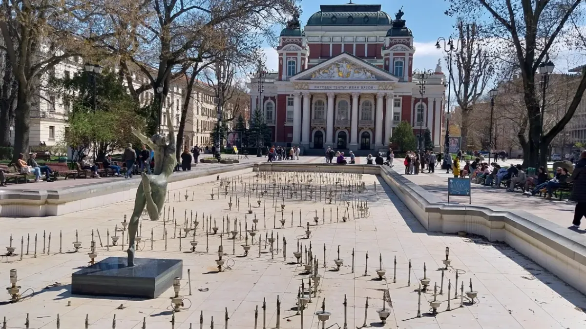 НИМХ: Дъжд и понижение на температурите днес, сняг в планините