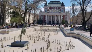 НИМХ: Дъжд и понижение на температурите днес, сняг в планините