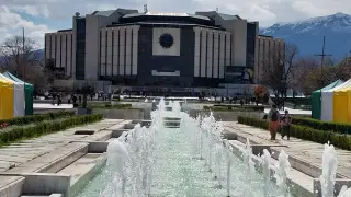 Страшен инцидент с дете на НДК, хвърчи линейка Снимки Обновена