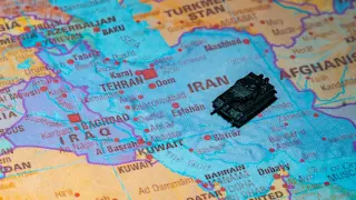 Кувейт призова гражданите си да не напускат домовете си след полунощ