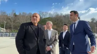 "Виж какъв гларус бях": Борисов показа своя снимка по бански