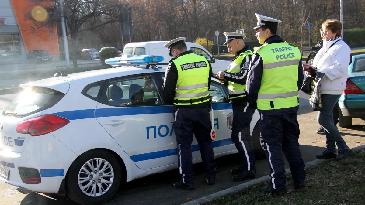 Пловдивчани: Полицaи, спрели в нарушение, налагат глоби
