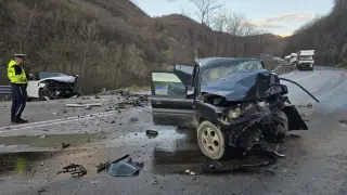 Голямо задръстване край Перник заради тежка катастрофа с пострадала