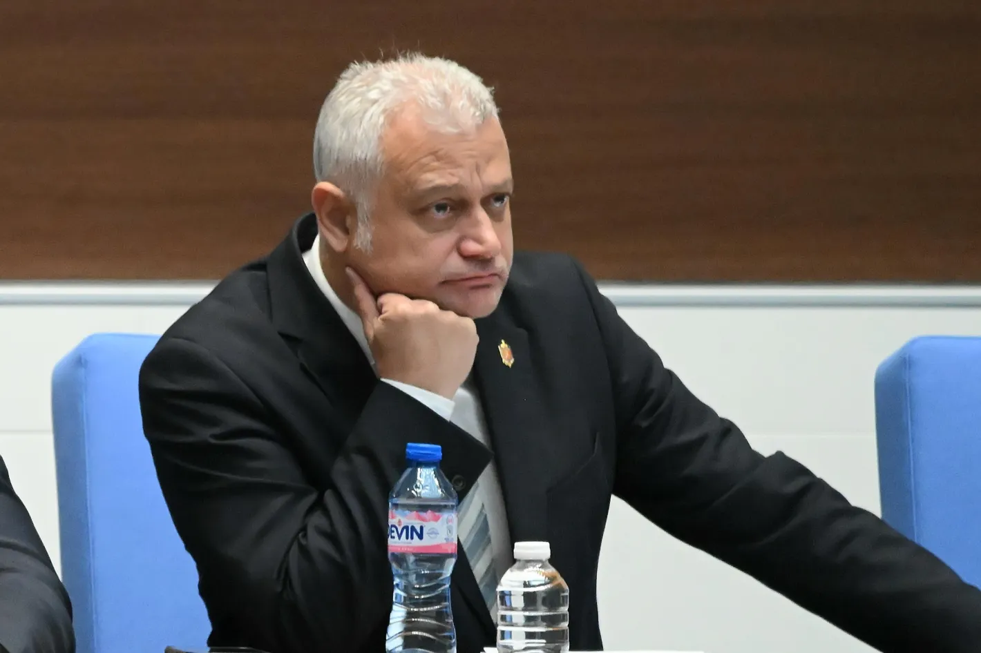 „Мракобесие“ в Сапарева баня: ГЕРБ обвини Емил Дечев в полицейски репресии