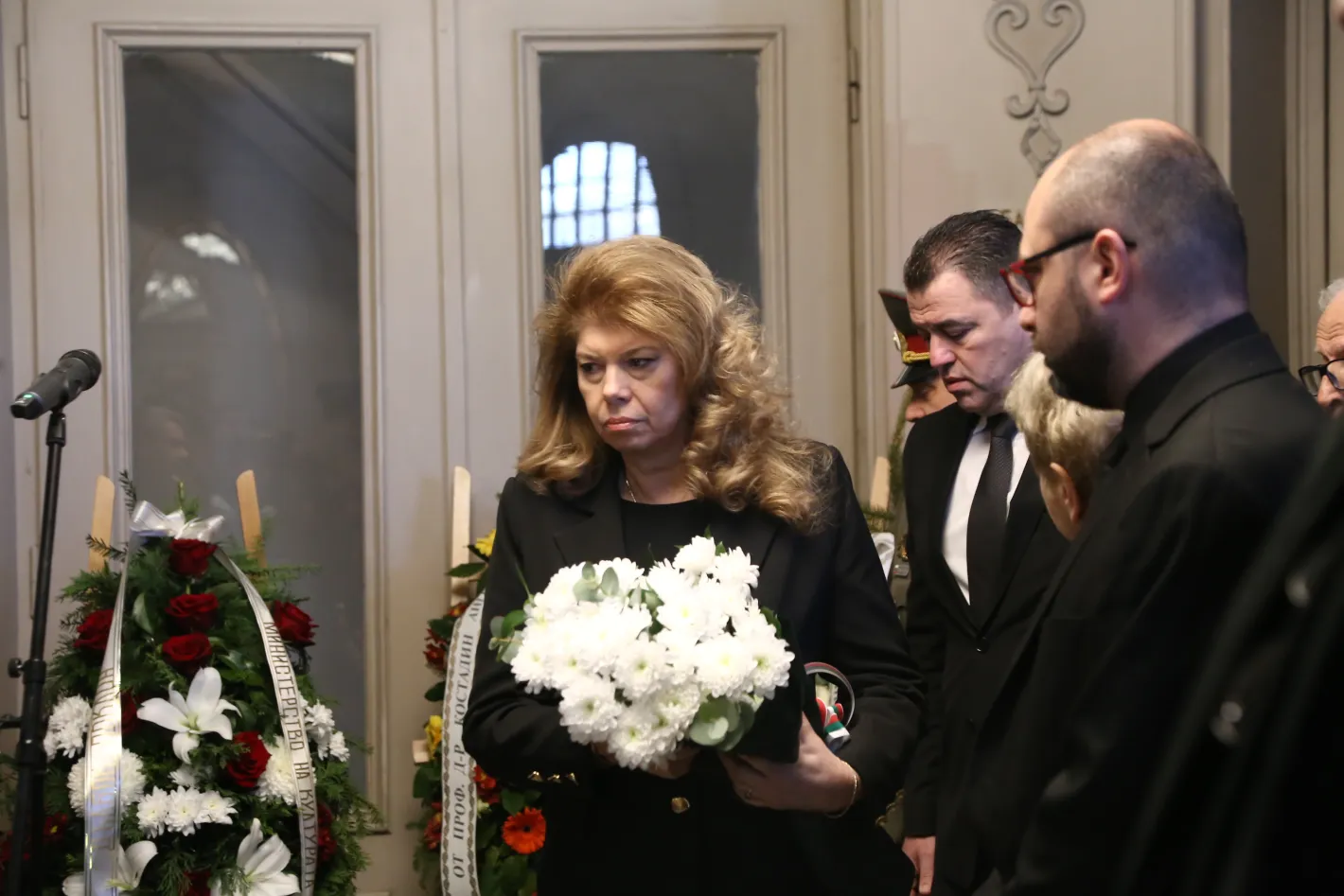България се прощава с великия Михаил Белчев, съпругата му ридае: Не знам как се живее без него