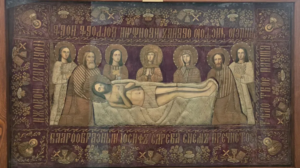Ангел Симеонов дари безценна плащеница на храм-паметник „Св. Александър Невски“