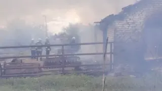 Младежи нахлу в склад за "огнени селфита" и стана голяма беля
