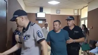 Обрат: Съдът върна делото за смъртта на семейство край Пловдив