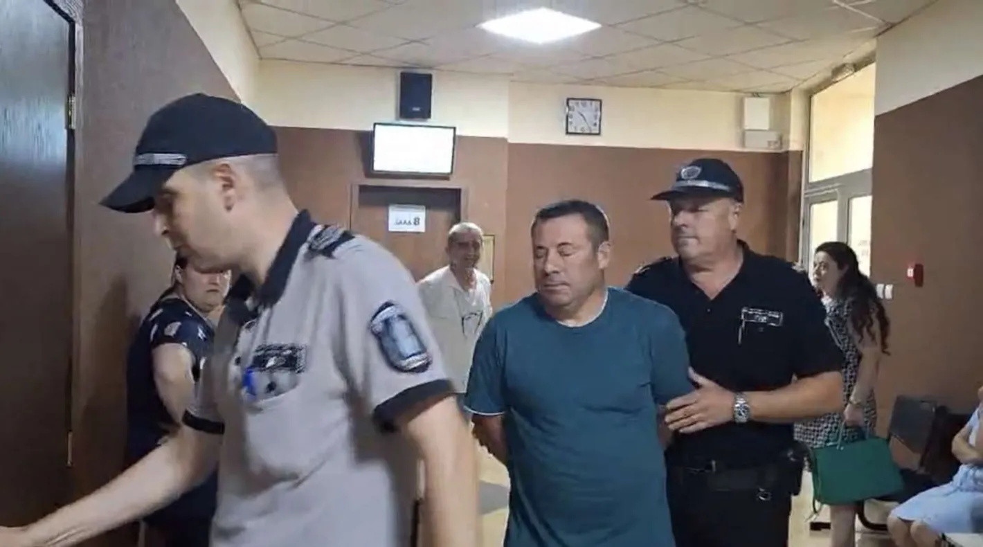 Обрат: Съдът върна делото за смъртта на семейство край Пловдив