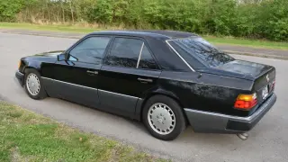 Немско качество: Mercedes W124 с над 1,6 милиона км пробег е обявен за продажба