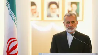 Бившият ирански външен министър Камал Харази е починал от раните си