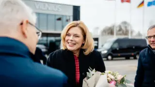 Юлия Кльокнер с остри думи към Русия: Поемаме източния фронт на НАТО, който се пробва там - ще съжалява