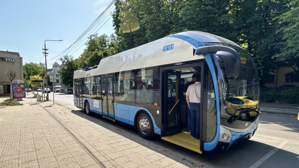 Шофьор на автобус опита да прибере рестото на пътник в наш град