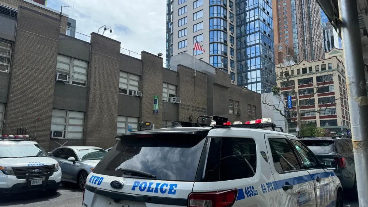 Нападение с мачете в метрото смрази Ню Йорк, нападателят се обяви за Луцифер