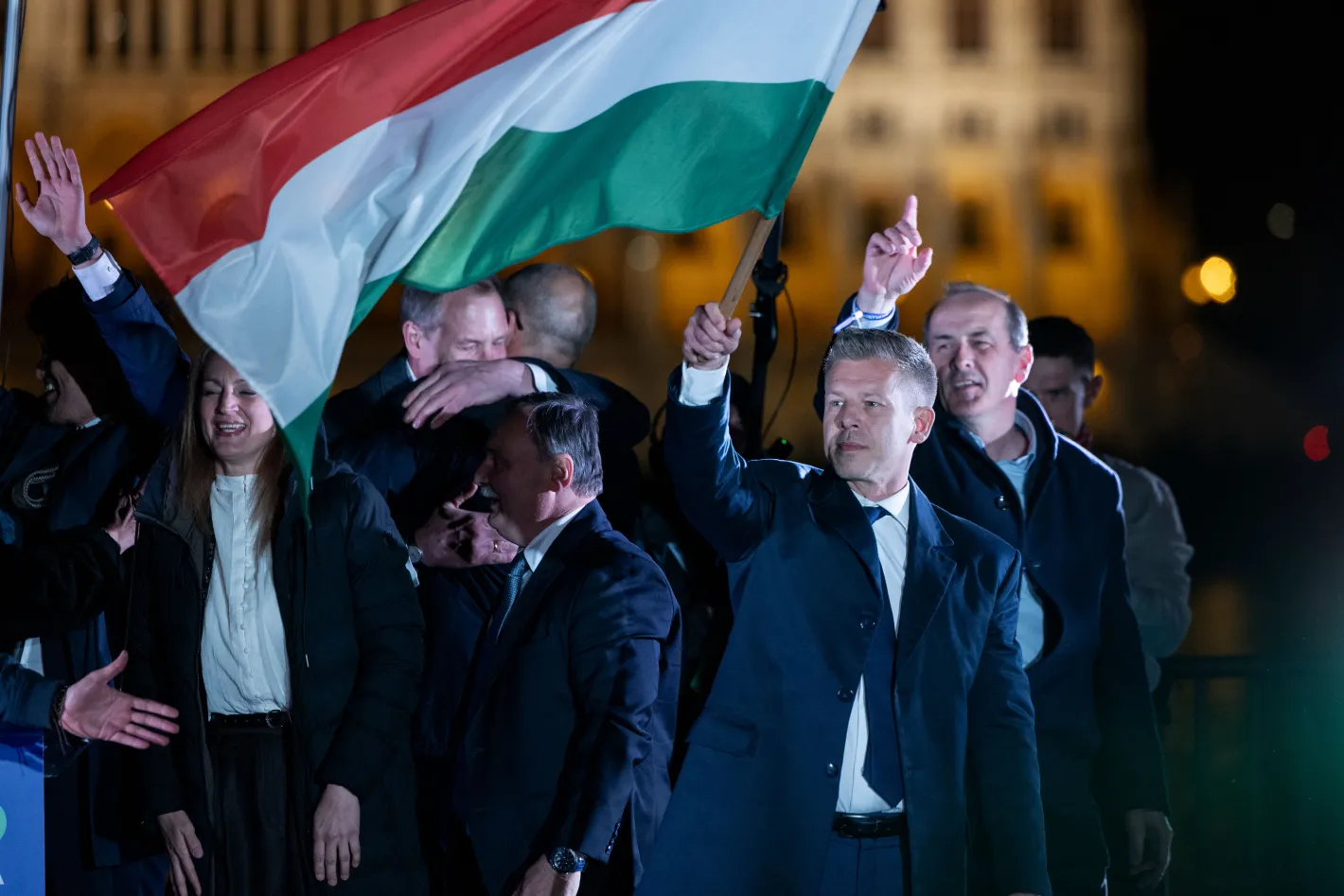 Историческа изборна победа в Унгария: Орбан е детрониран след 16 години