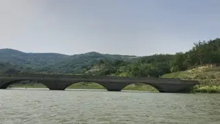 Една от тайните на Цонево пак изчезна: Мостът потъна, водата се върна с пълна сила