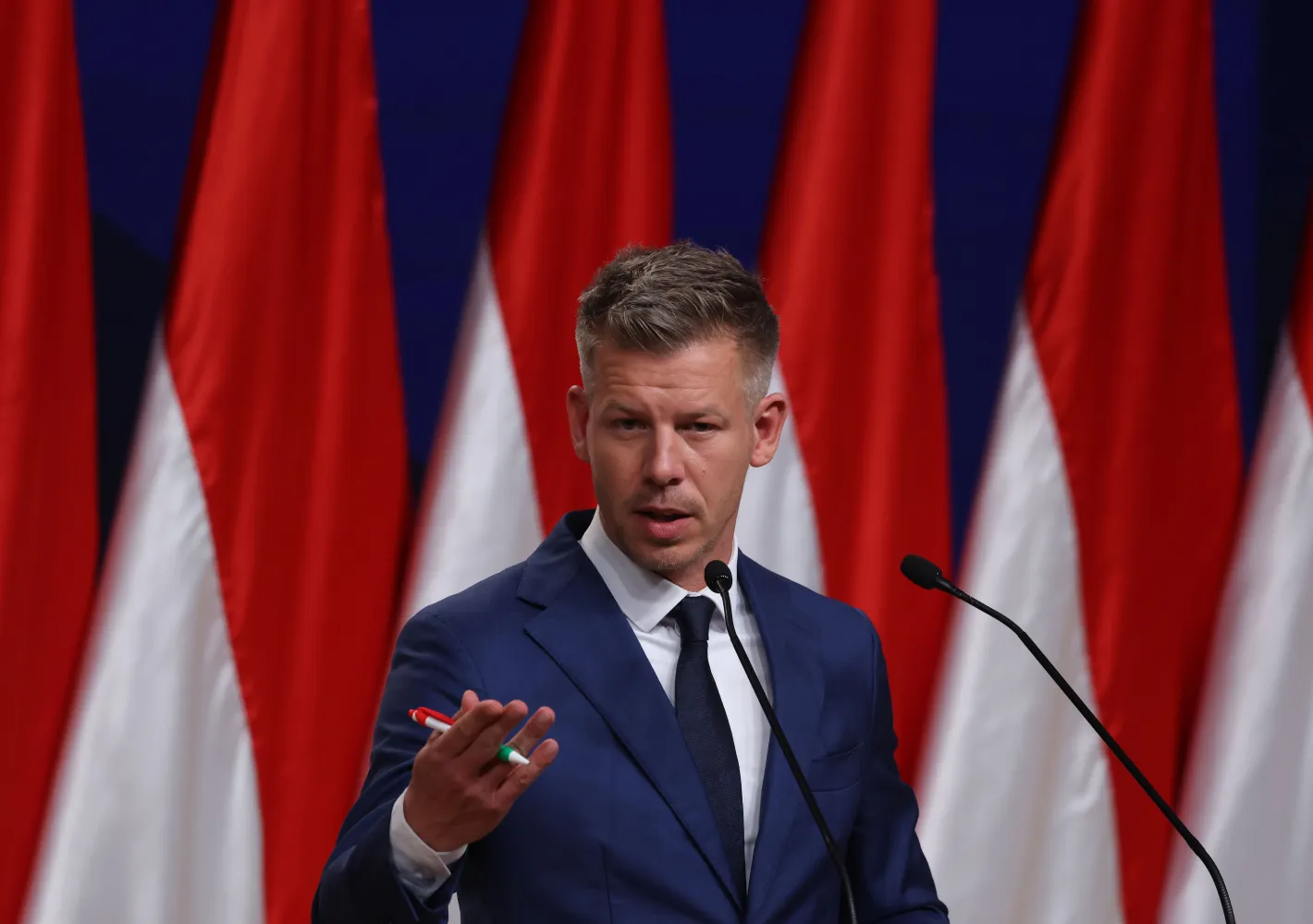Мадяр не иска охраната на Орбан