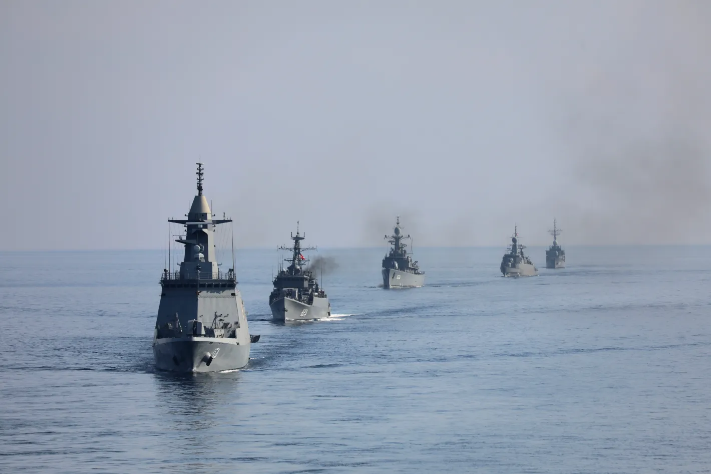 Иран заплаши да изпрати на дъното на морето американските кораби