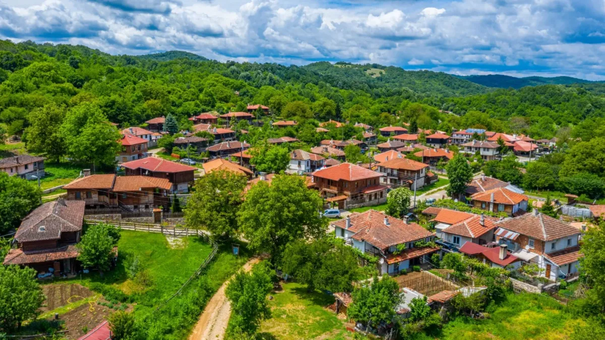 Самотен живот в селата: Откриха труп на мъж в Кърджалийско