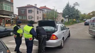 Арестуваха ромски кмет в Гърмен, обиск на заместник-кмет - намерен е пистолет