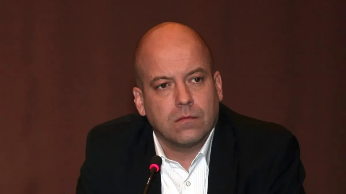 С ирония към политиката: Сиромахов изброи „задължителните“ фигури в листите