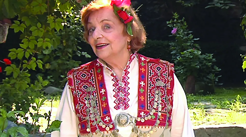 Любка Рондова - славеят, който покоряваше цели площади