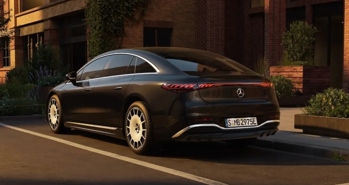 Щурвал и пробег от 926 км: Mercedes представи електрически флагман