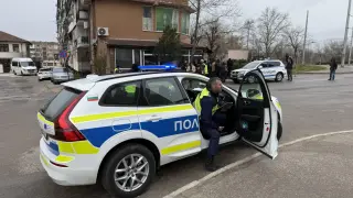 Адвокати оспориха пред съда правото на МВР служителите да карат без колани