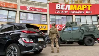 Стрелецът е бил убеждаван 40 минути: МВР на Украйна с подробности за терористичния акт в Киев