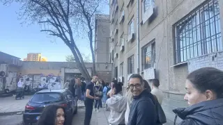 Студентски град се вдигна на вот: 300-метрова опашка блокира блок 13