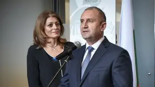 Ето какво се случва с Румен Радев и Десислава Снимки