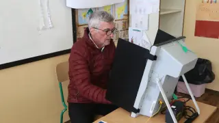 Публично избират машините за проверка преди президентския вот