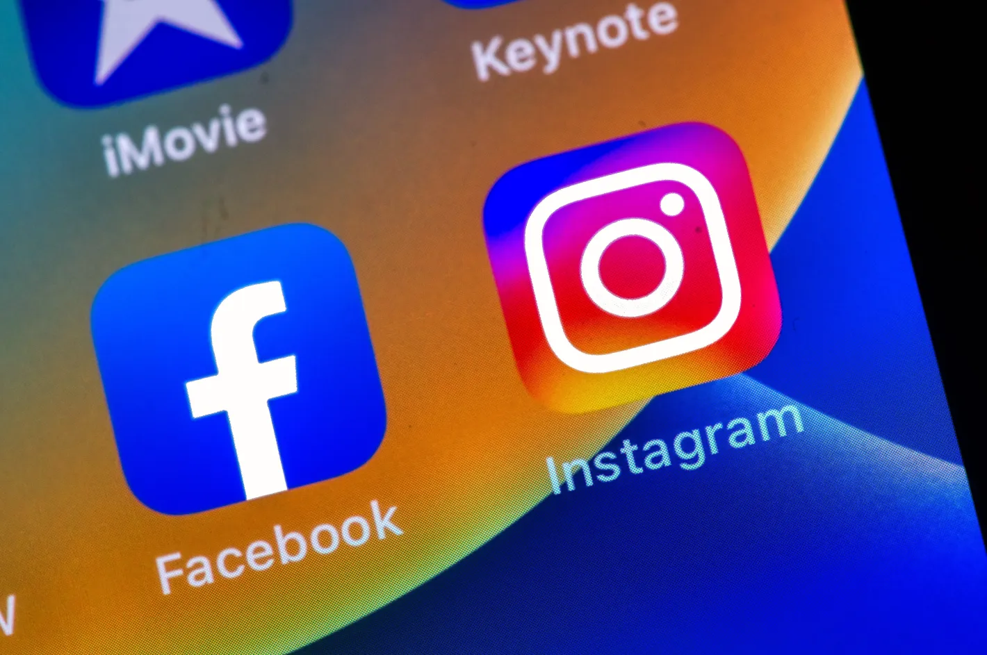 Изследователи от Станфорд: Отказът от Facebook и Instagram подобрява психичното здраве