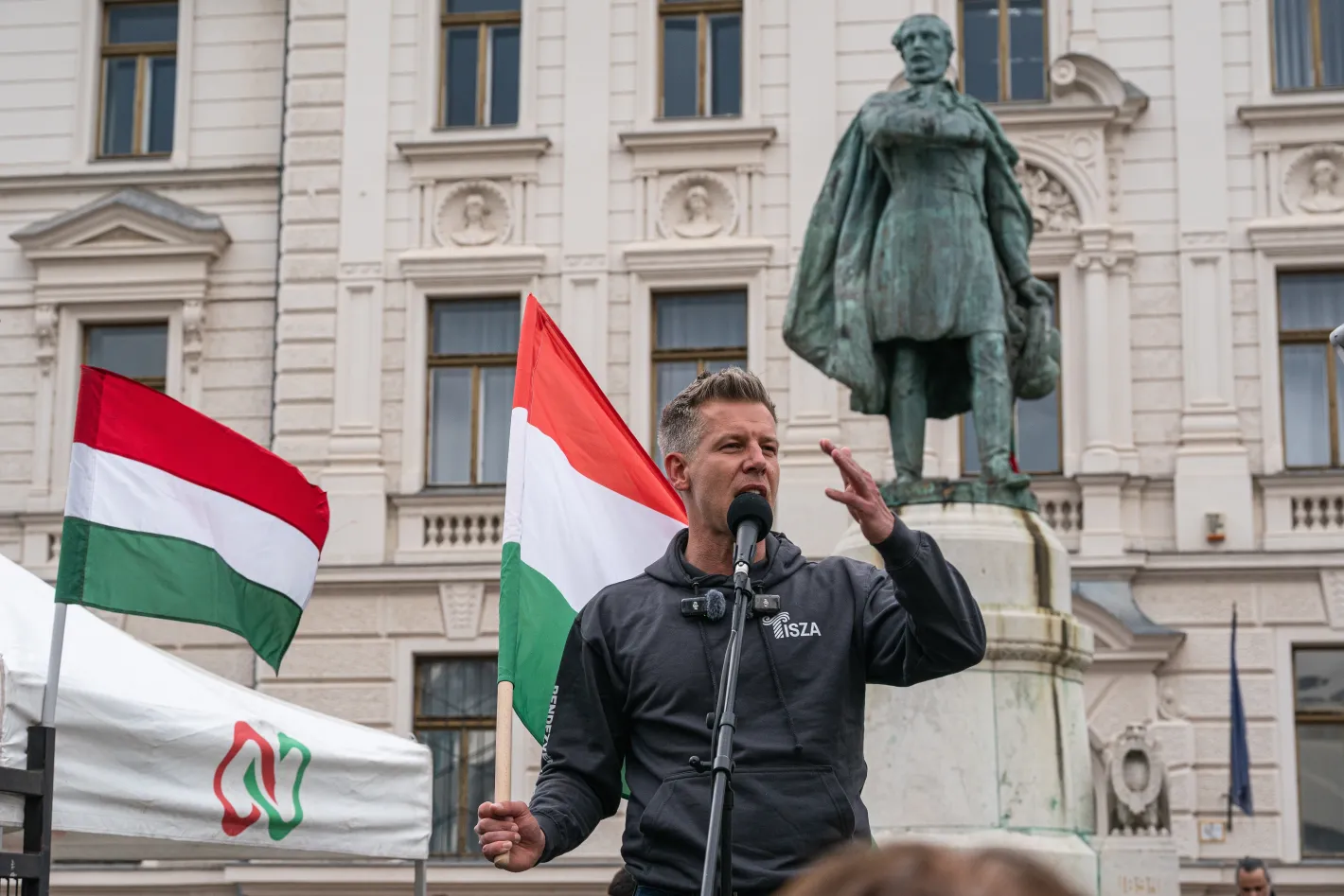 Мадяр: Нетаняху ще бъде арестуван, ако влезе в Унгария