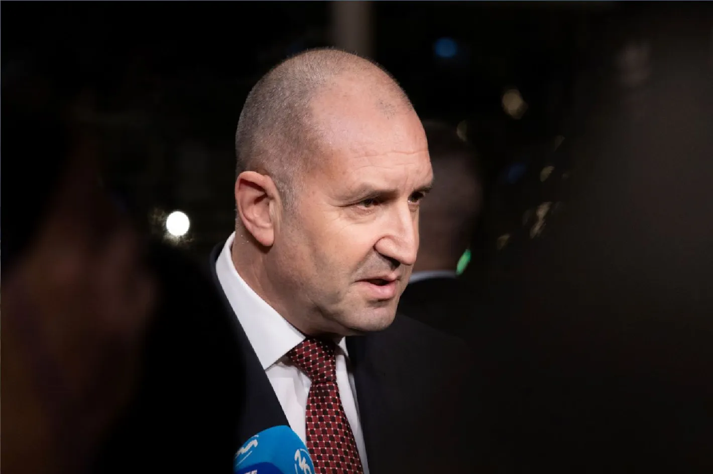 Политолог: Радев няма да извади България от НАТО, но може да върне руските горива и газ