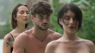 Въртят кючеци в "Ергенът" по улиците на Шри Ланка
