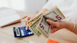 Яко затъване: Публичният дълг на страните от ЕС с колосален размер, кои са най-големите длъжници
